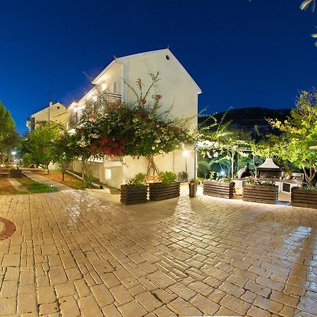 Iris Apartments 米尼亚 外观 照片